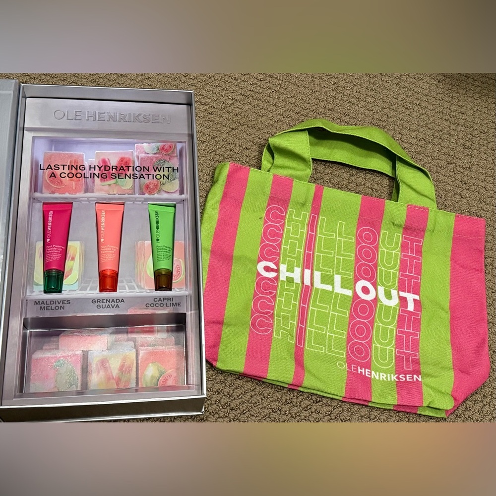 OLEHENRIKSEN plump pout set